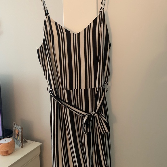 Size large pant jumpsuit. - Picture 2 of 4